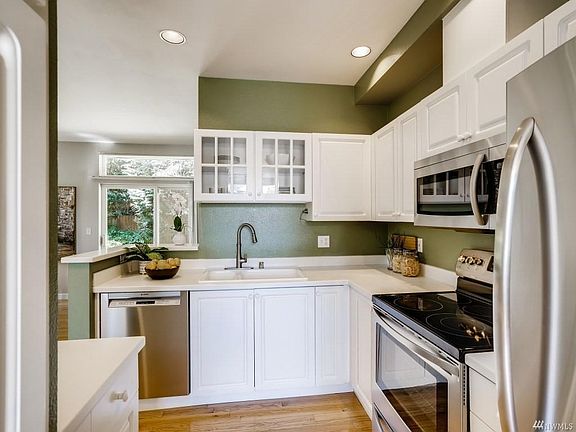 5th image of 12423 NE 7th Pl