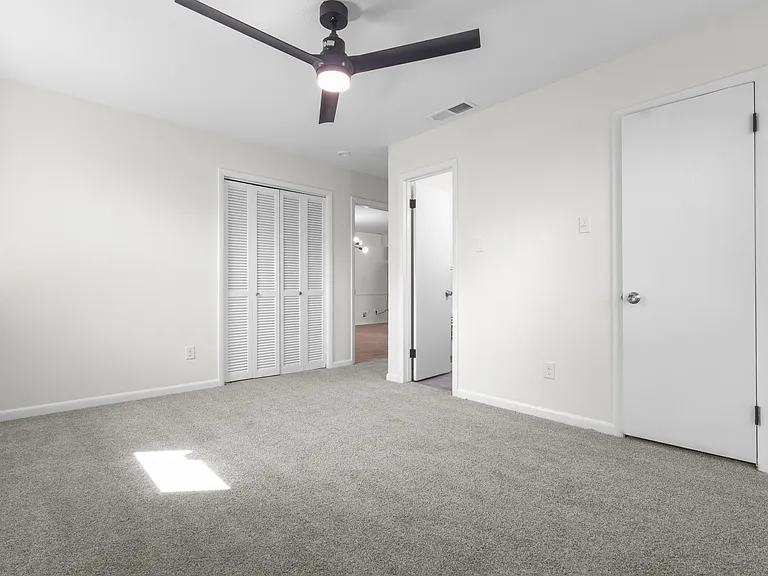 2909 Grove St — Photo 8