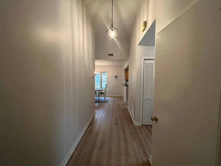 1213 Bayside Cir W — Photo 6