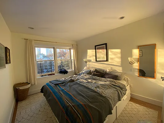 Rented by BLS Realty | media 21