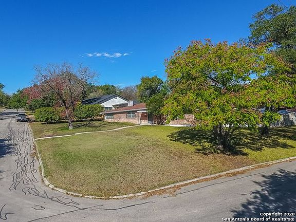 4th image of 139 Sharon Dr