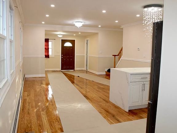 3rd image of 430 Swinton Ave #B