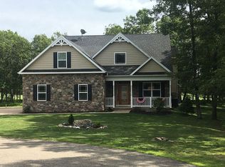 8 Indigo Cir, Hazleton, PA 18202