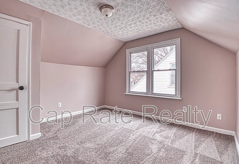 1143 Duxberry Ave — Photo 15