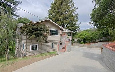 3rd image of 2615 Estates Dr