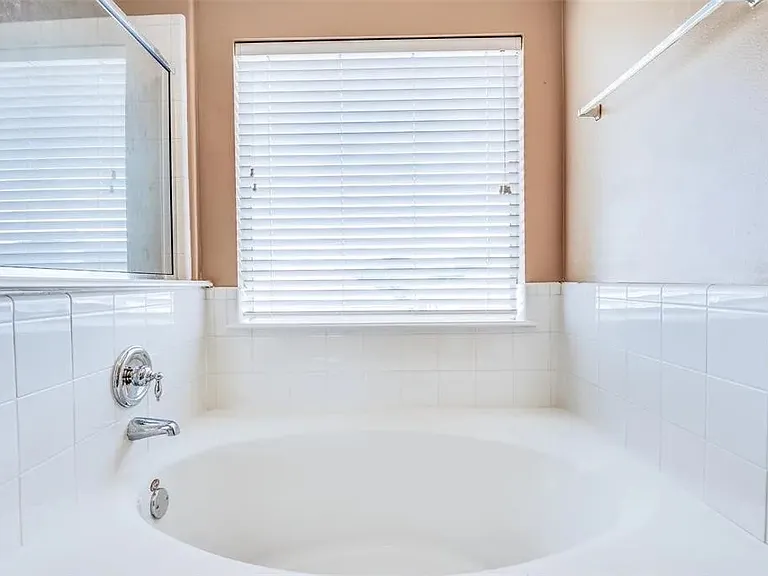 10418 Iris Lake Ct — Photo 16