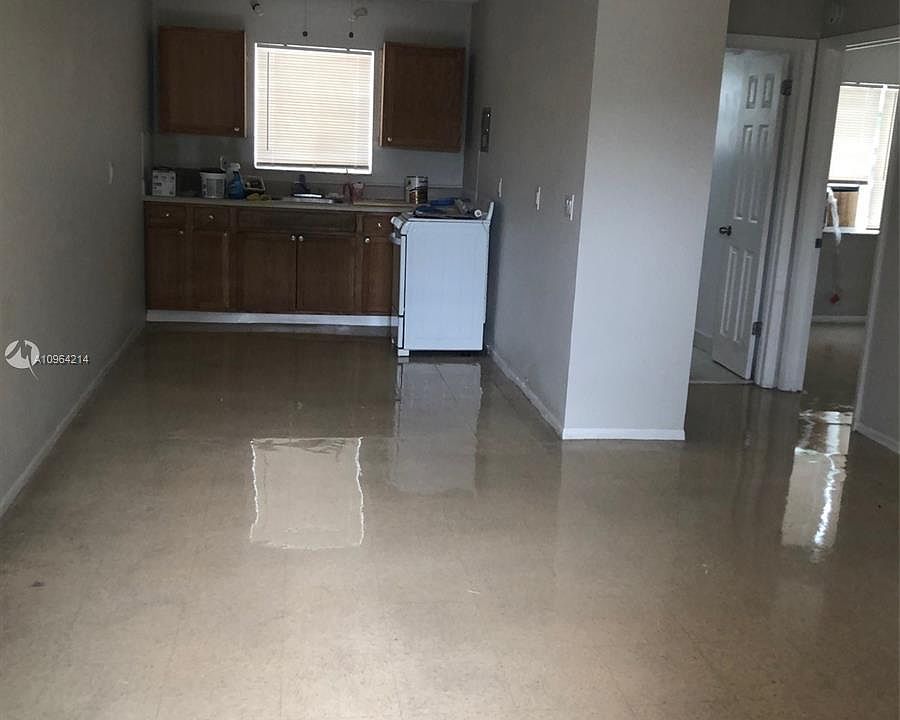 2nd image of 801 N H St #8