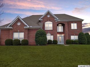 2701 Cobble Farms Dr, Owens Cross Roads, AL 35763