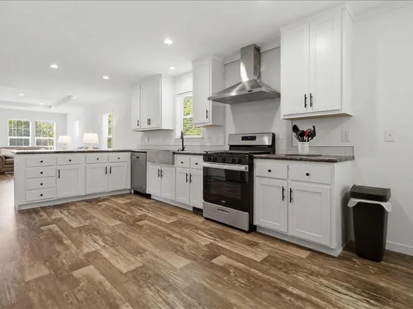 20 Sunset Lane, Turner, ME 04282