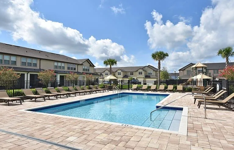 2 bed, 2.5 bath, 1600 sqft, $2,250 — Photo 4