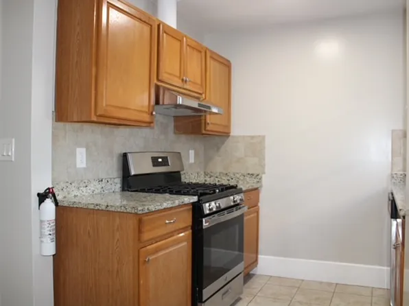 17 Sewall St APT 1, Somerville, MA 02145