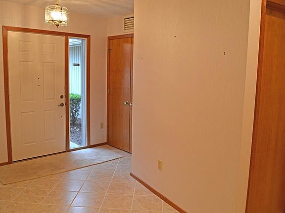 3rd image of 12316 Corinth Ct