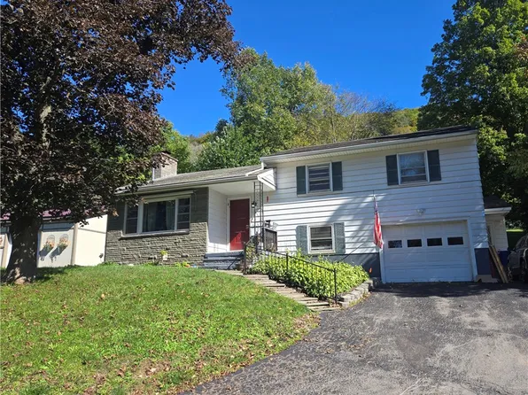 2 Park Pl, Delhi, NY 13753