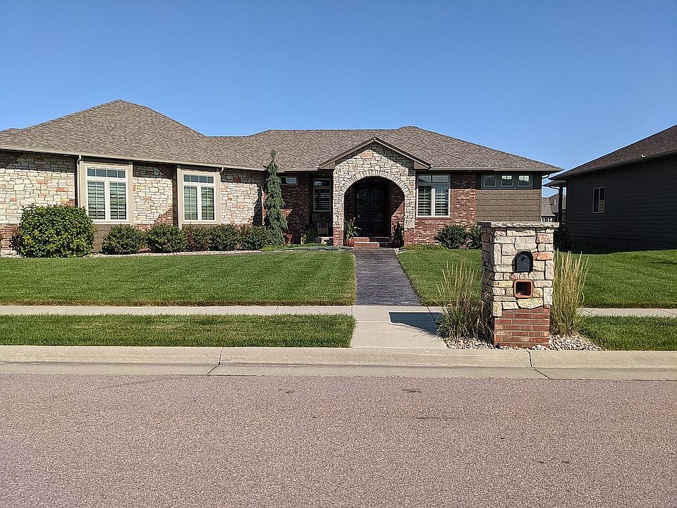 1st image of 1824 W Grand Arbor Cir