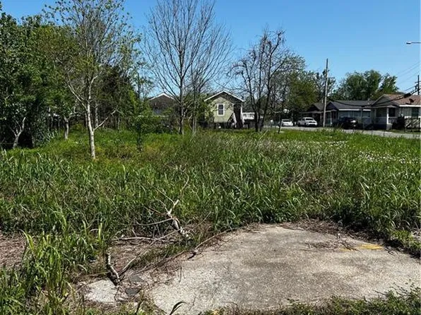 1805 Montegut St, New Orleans, LA 70117