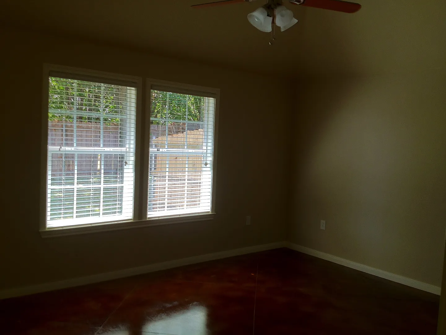 Duplex — Photo 2