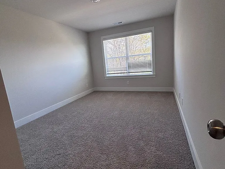 4634 Dogwood Pl — Photo 9