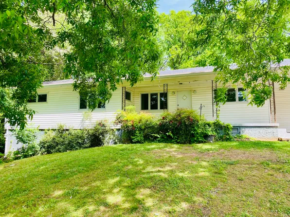625 Mississippi Ave, Signal Mountain, TN 37377