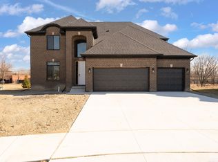 37572 Josephine Dr, Sterling Heights, MI 48312