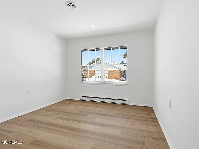32 Buckingham Dr N #B — Photo 15