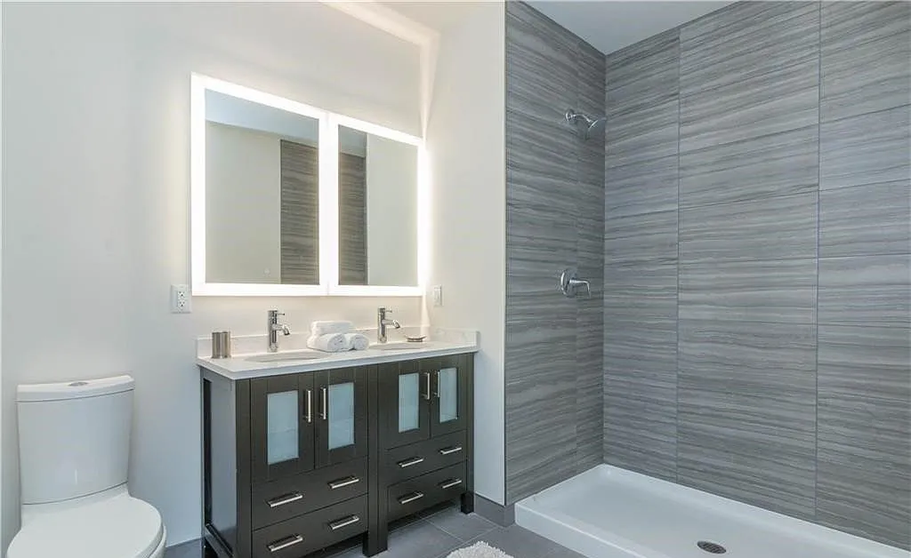 Studio, 1.0 bath, 700 sqft, $2,400 — Photo 4