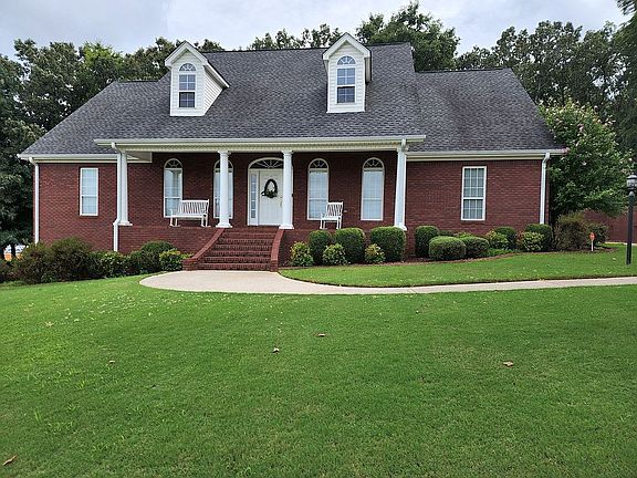 2nd image of 207 Woodfern Dr