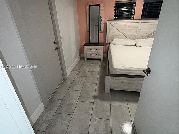 5th image of 2020 Washington St APT 4