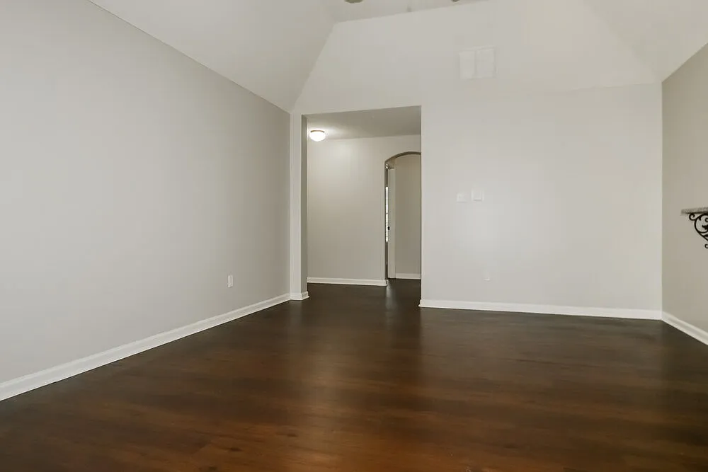 4 bed, 2.0 bath, 1700 sqft, $1,875 — Photo 4