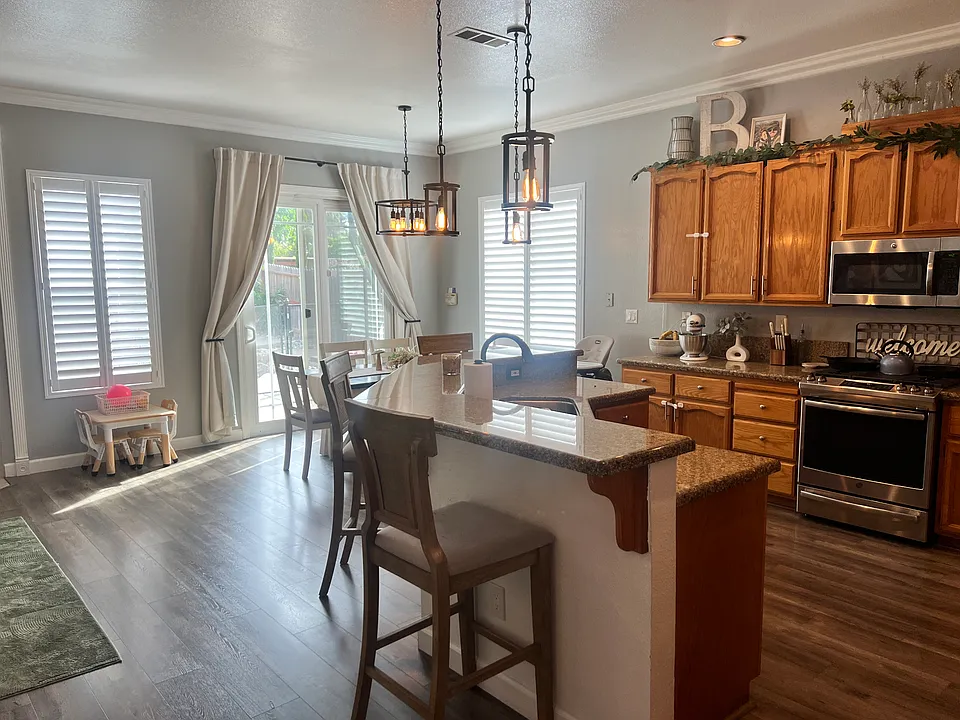 435 Mast Ct