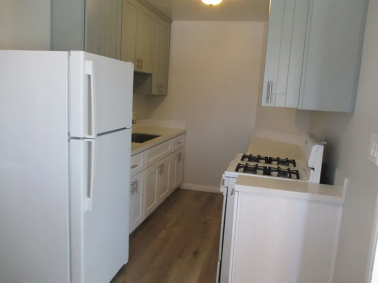 3854 Euclid Ave — Photo 4