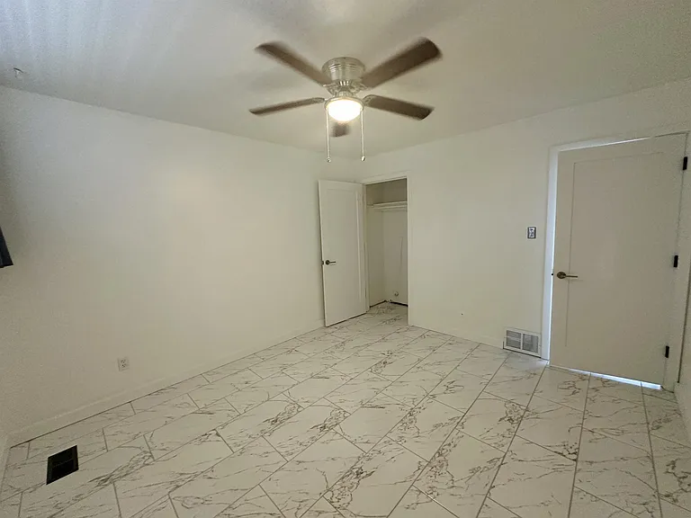 650 N 300 W #216-1 — Photo 12