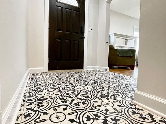 Foyer/designer tiles