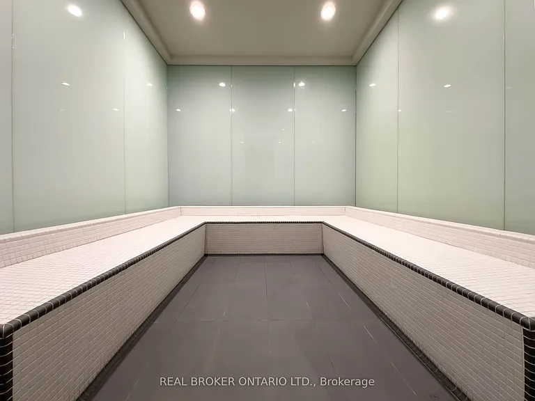 15 Grenville St #401 — Photo 19