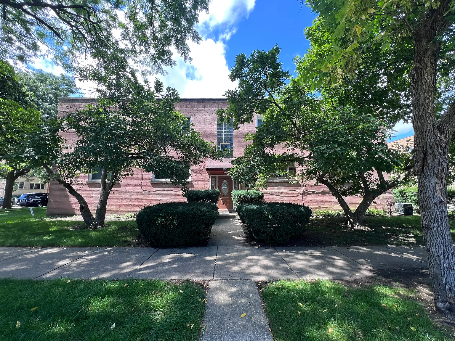 2 bed, 1400 sqft, $2,000 — Photo 1