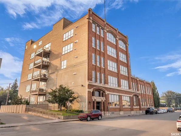 211 D Avenue N #206, Saskatoon, SK S7L 1M7