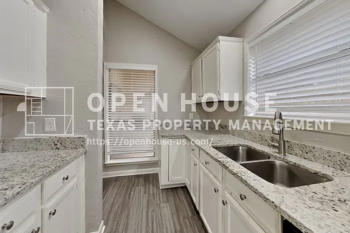 4935 Northfork Dr — Photo 5