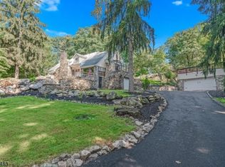 2 Ranger Trl, Sparta, NJ 07871