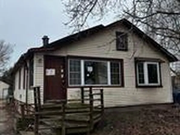 34256 Munsie St, Harrison Township, MI 48045