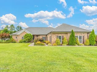 101 Shagbark Ln, Oak Ridge, TN 37830