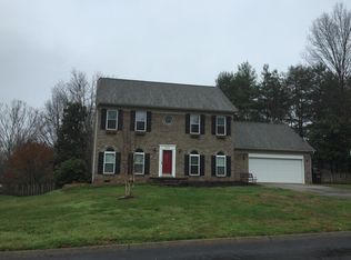 8905 Shoreham Cir, Knoxville, TN 37922