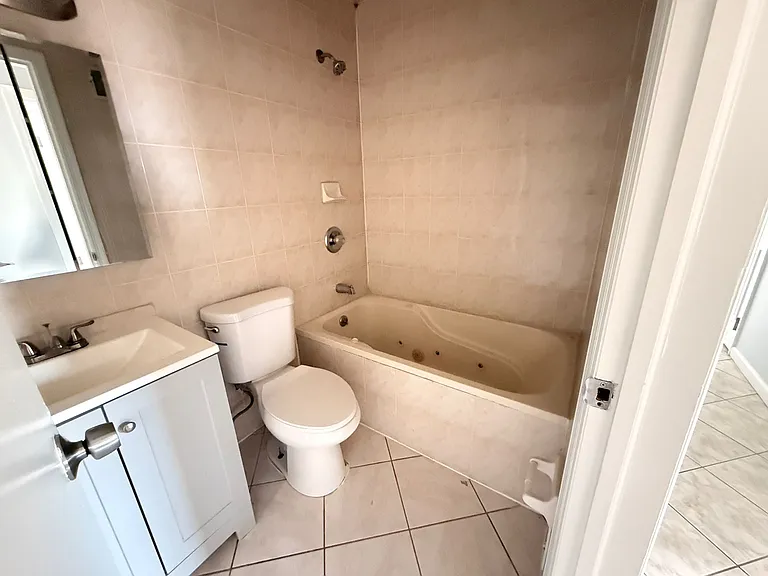 814 New York Ave #25E — Photo 10