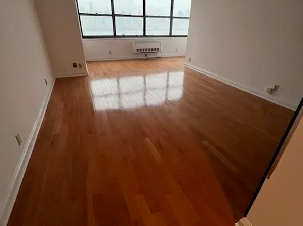 7002 Blvd East image 17 of 35