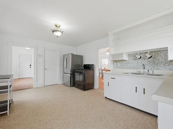 30 Kinney Avenue, Norwich, CT 06360