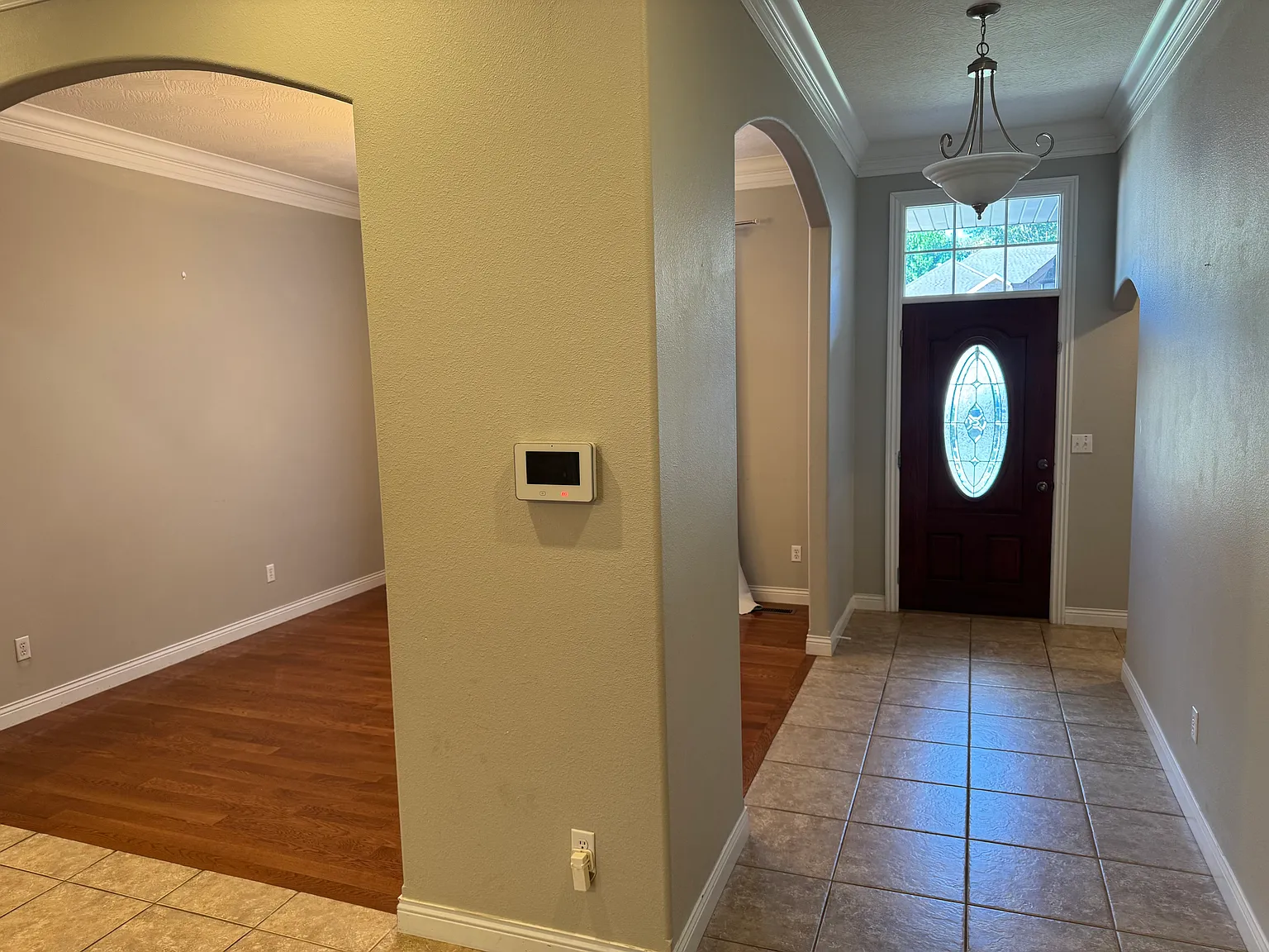 4 bed, 2464 sqft, $2,400 — Photo 4