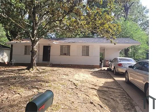 285 Cameron St — Photo 1