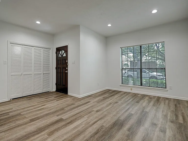 6725 Belmont St — Photo 5