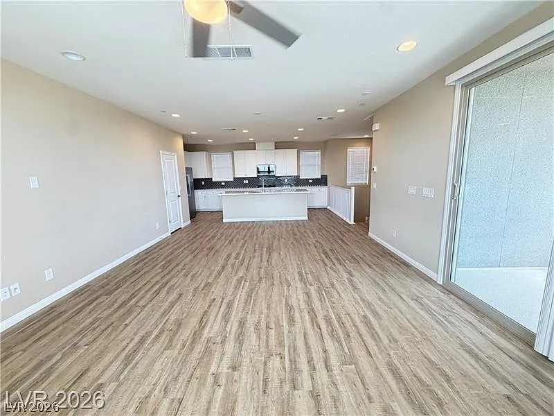 3 bed, 3.5 bath, 1992 sqft, $2,750 — Photo 4