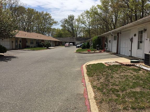 5th image of 270D Kingston Ct