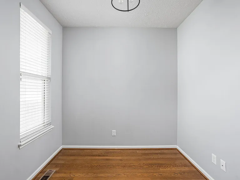 2213 N Talbott St — Photo 9