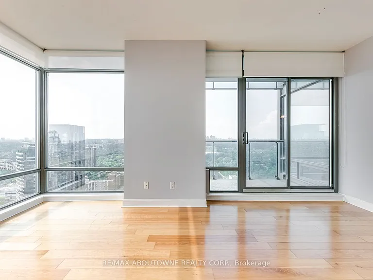 18 Yorkville Ave #3204 — Photo 10